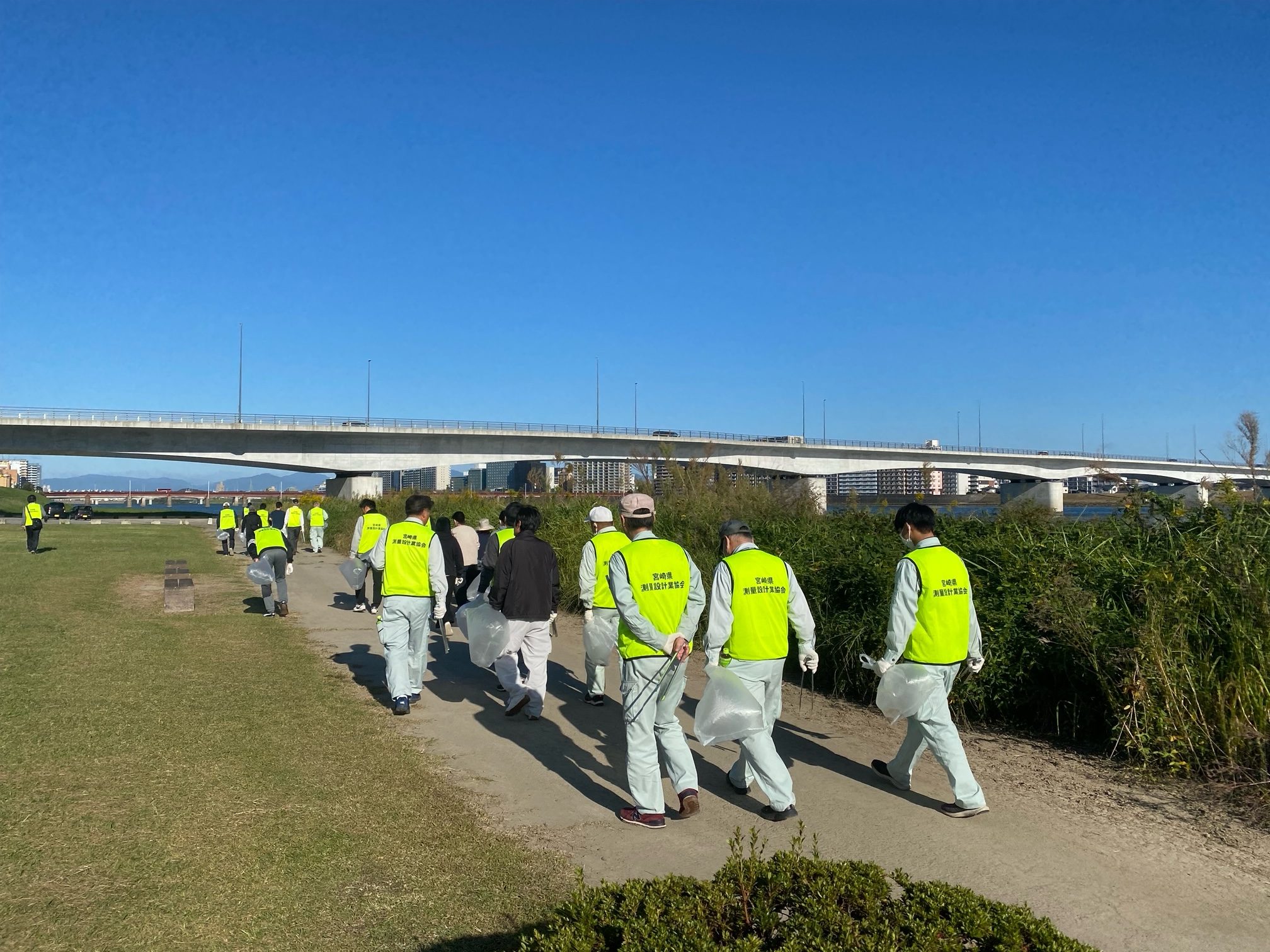 大淀川クリーンアップ活動に参加しました。